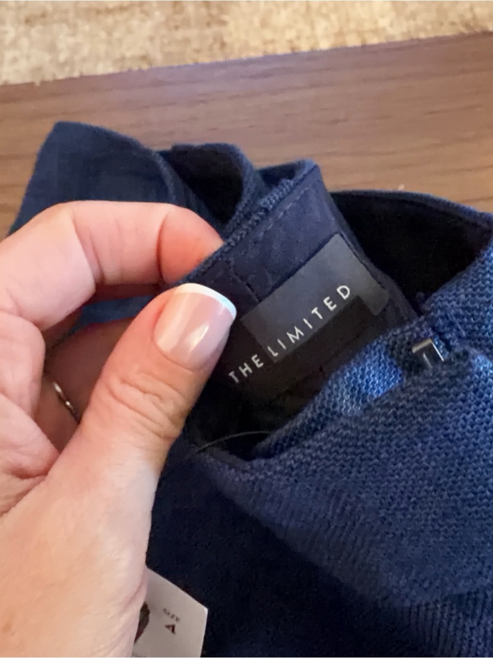 NWT Women's Size 4 The limited 100% Linen Navy Blue Pants Flat Front Casual - Picture 4 of 8